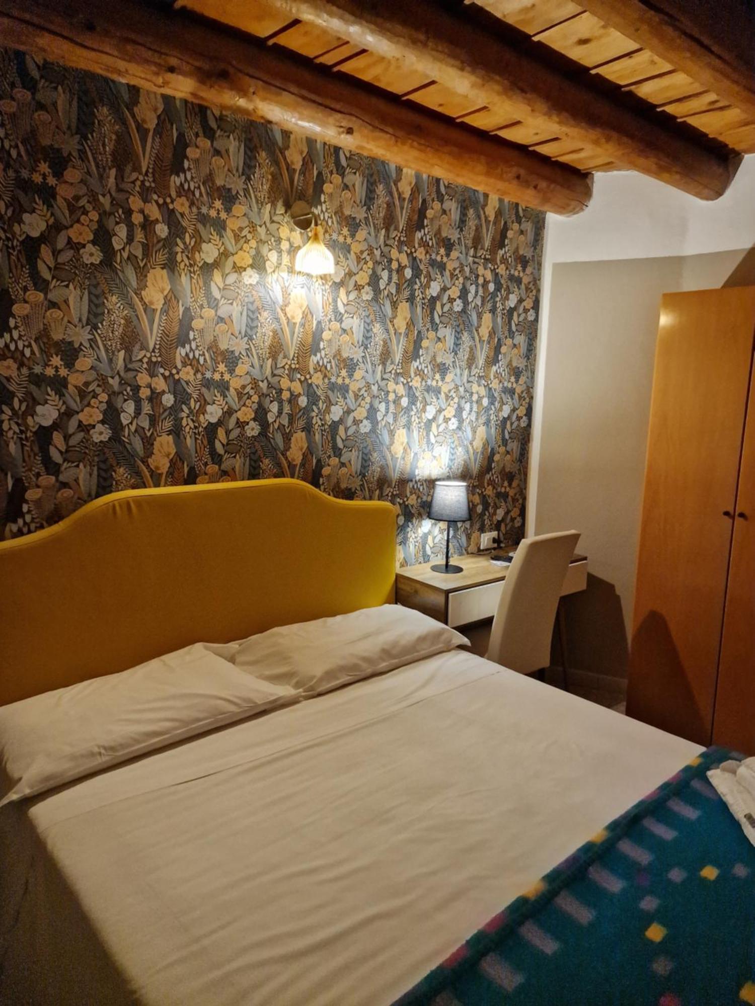 Locanda Al Centrale Caprino Veronese Exteriör bild