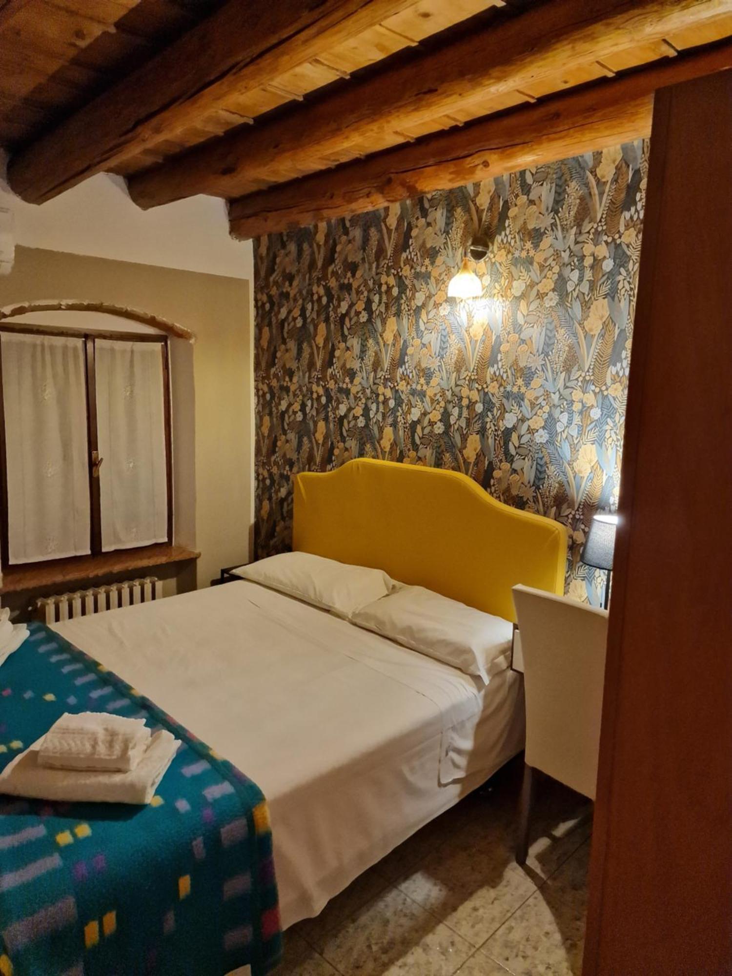 Locanda Al Centrale Caprino Veronese Exteriör bild