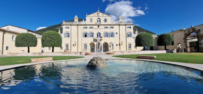 Locanda Al Centrale Caprino Veronese Exteriör bild